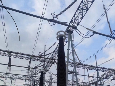 500kV鯤鵬變電站試驗現場